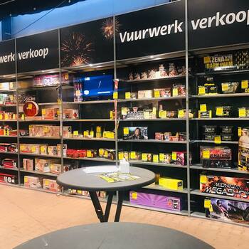 Opening Oosterhouts Grootste Vuurwerkshowroom