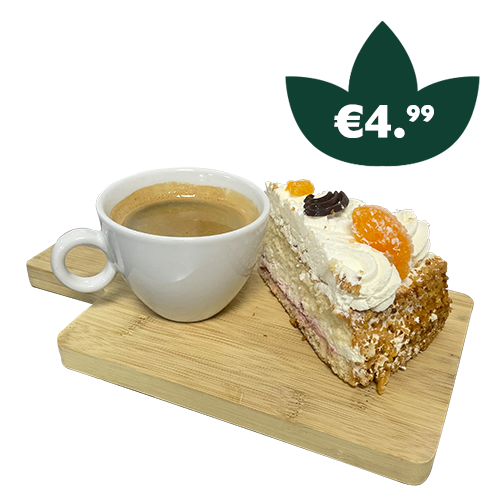 Slagroomgebak met koffie/thee